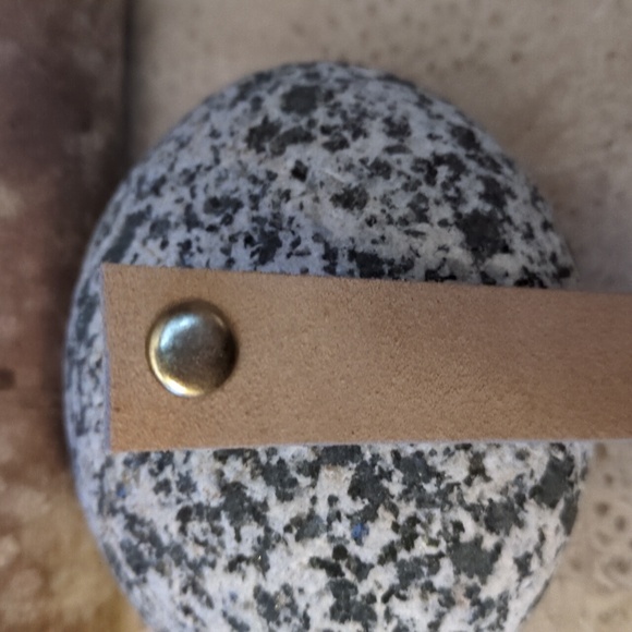 NEW! Handmade Genuine Suede Leather Brass Karma Circle Bracelet Brass Tan #01 - Picture 4 of 8